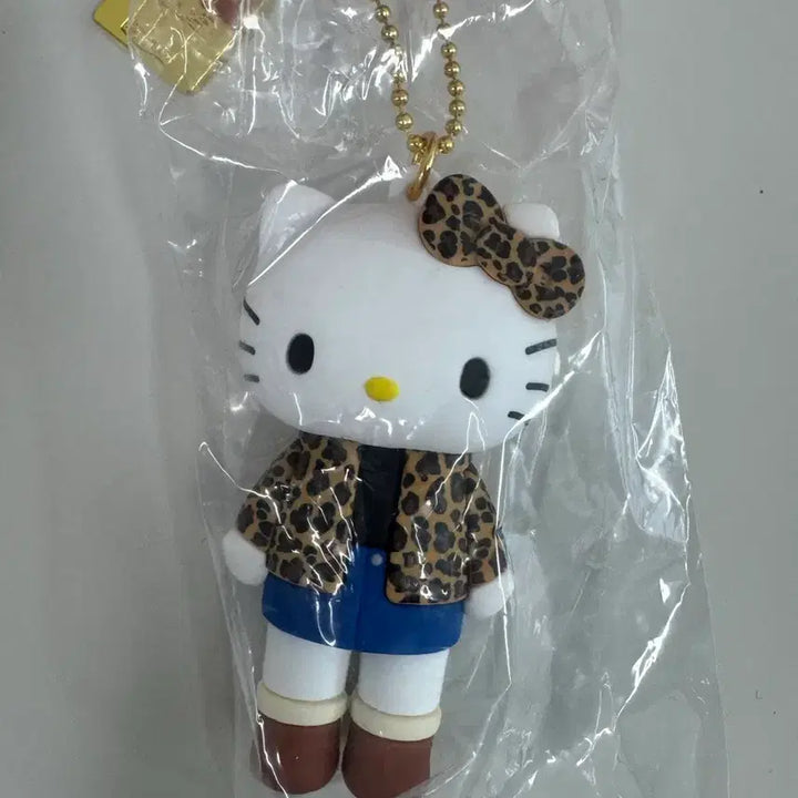 [BUNJANG] Hello Kitty 50th Anniversary Secret Mascot Charm A Box Leopard / 헬로키티 50주년 시크릿 마스코트챰 A박스 호피의상