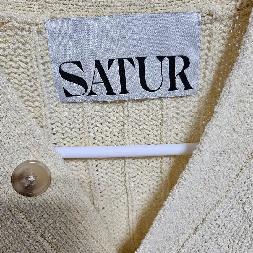 [SOLD OUT] 미사용 새상품) 세터 SATUR 파로 부클가디건 레몬크림 봄시즌 ws