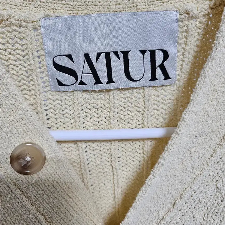 [SOLD OUT] 미사용 새상품) 세터 SATUR 파로 부클가디건 레몬크림 봄시즌 ws