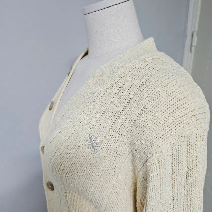 [SOLD OUT] 미사용 새상품) 세터 SATUR 파로 부클가디건 레몬크림 봄시즌 ws