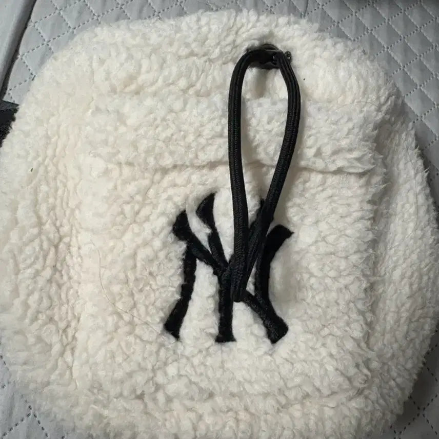 [SOLD OUT] MLB NY 덤블링 복조리 가방