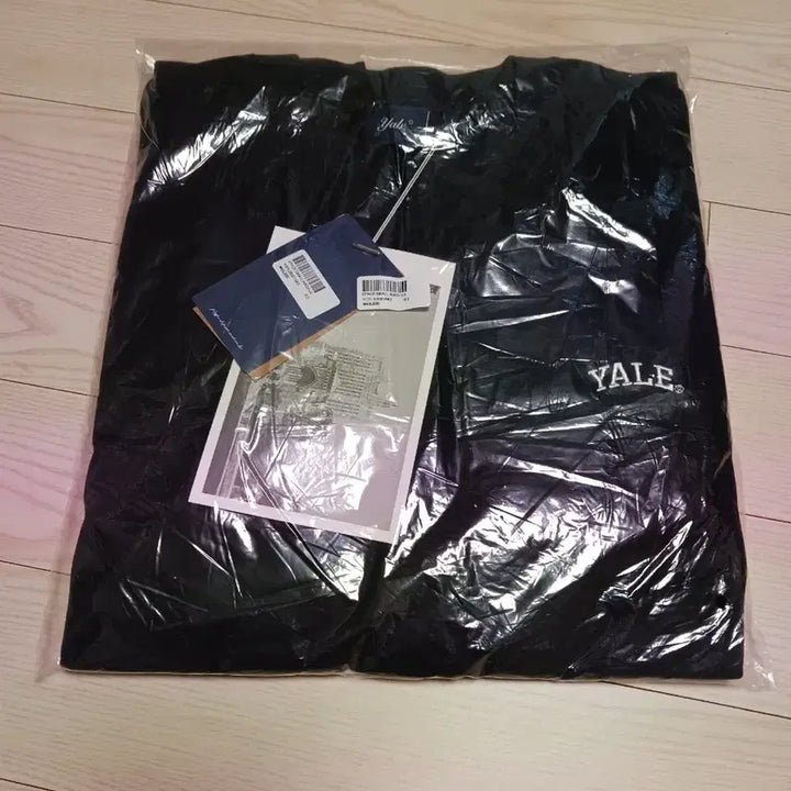[BUNJANG] Yale Small Arch Long Sleeve T-shirts (White/Black) 2-Pack - Large / 예일 스몰아치 긴팔 티셔츠 화이트/블랙 2팩 라지 새상품