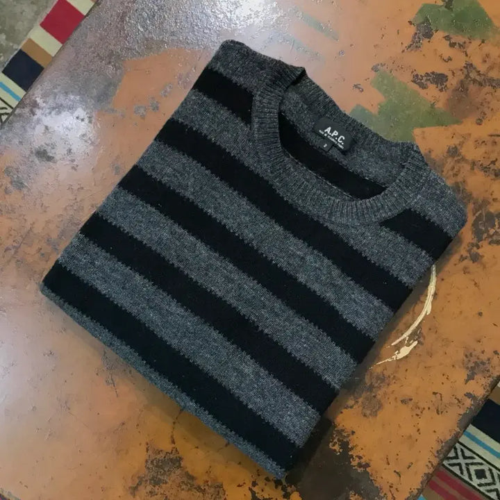 [SOLD OUT] APC 아페쎄 블랙 단가라 울 니트 남성 102 105 여성 루즈핏