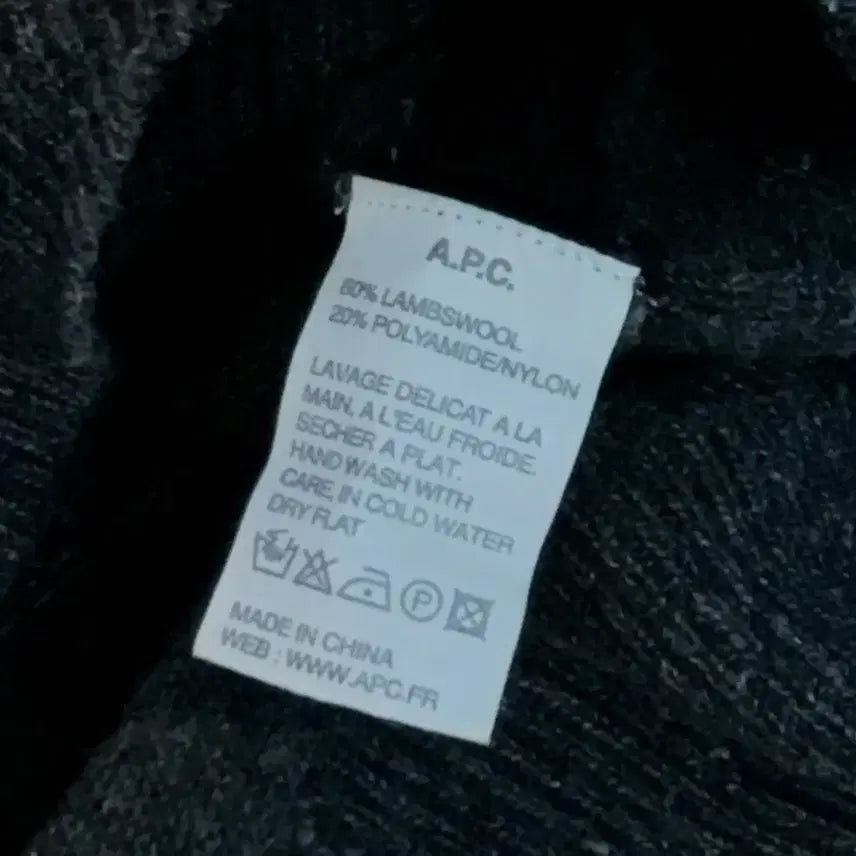 [SOLD OUT] APC 아페쎄 블랙 단가라 울 니트 남성 102 105 여성 루즈핏