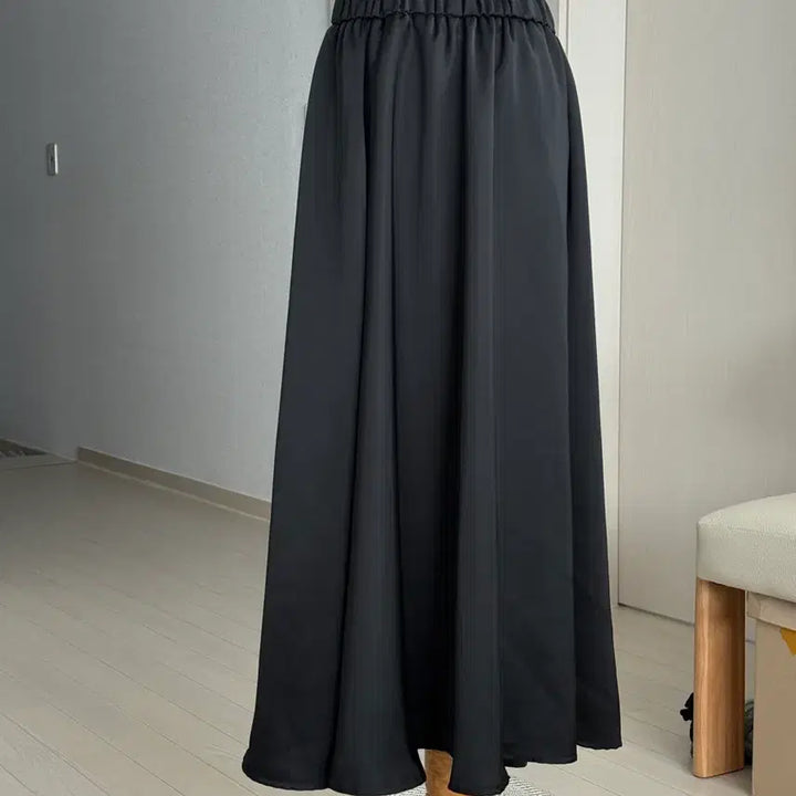 [BUNJANG] Black Banding Satin Flare Skirt / 검정색 밴딩 새틴 플레어 스커트