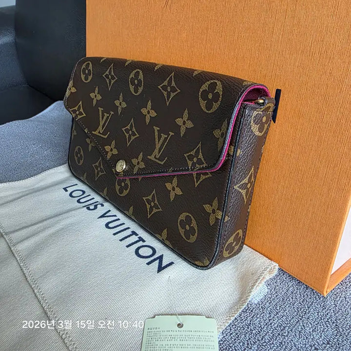 [BUNJANG] Louis Vuitton Monogram Pochette Felicie Crossbody Bag / 루이비통 모노그램 크로스백