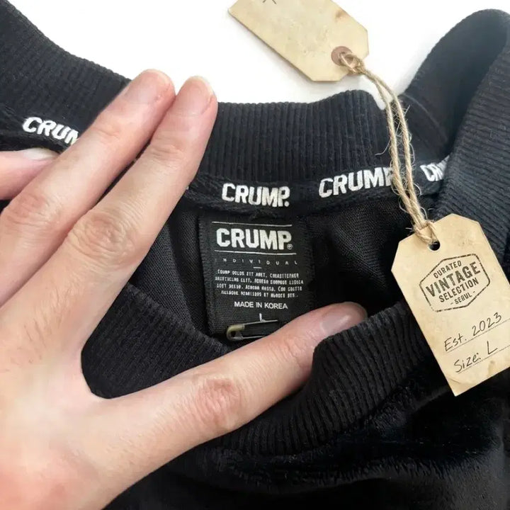 [BUNJANG] CRUMP Velour Oversized Sweatshirt Black / CRUMP Velour Oversized Sweatshirt Black