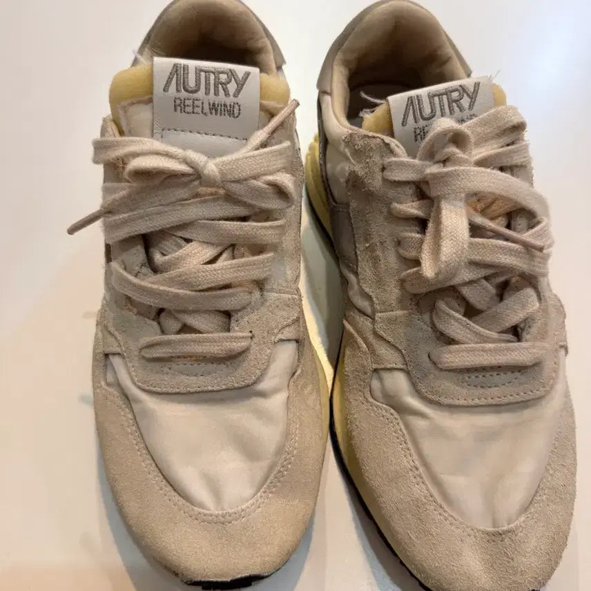 [BUNJANG] Autry Reelwind Suede Sneakers Ivory / Autry Reelwind 스웨이드 운동화 아이보리