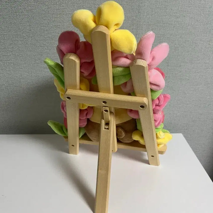 [BUNJANG] Kakao Friends Chunsik Doll with Easel and Wreath / 카카오프렌즈 이젤과 화환 춘식 인형 선물
