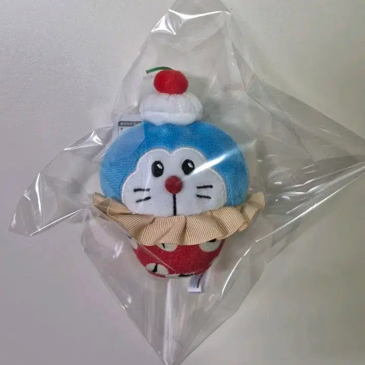[BUNJANG] Doraemon Cupcake Doll / 도라에몽 컵케이크 인형 새상품