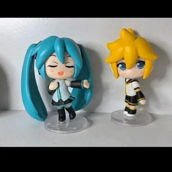 [BUNJANG] Vocaloid Miku &amp; Len Figure Set / 보컬로이드 미쿠/렌 피규어