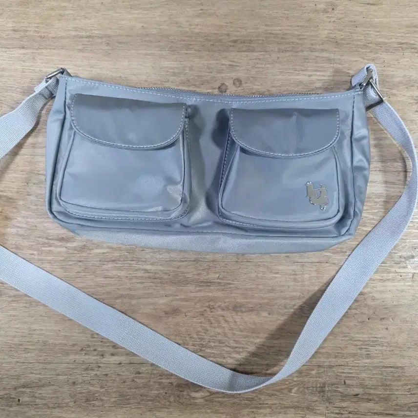 [BUNJANG] Illygo Pocket Bag Silver Shoulder Bag / 일리고 포켓백 실버