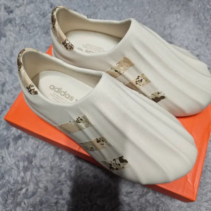 [BUNJANG] Adidas Adiform Superstar Ivory Camo Sneakers / 아디다스 아디폼 슈퍼스타 아이보리 카모 265