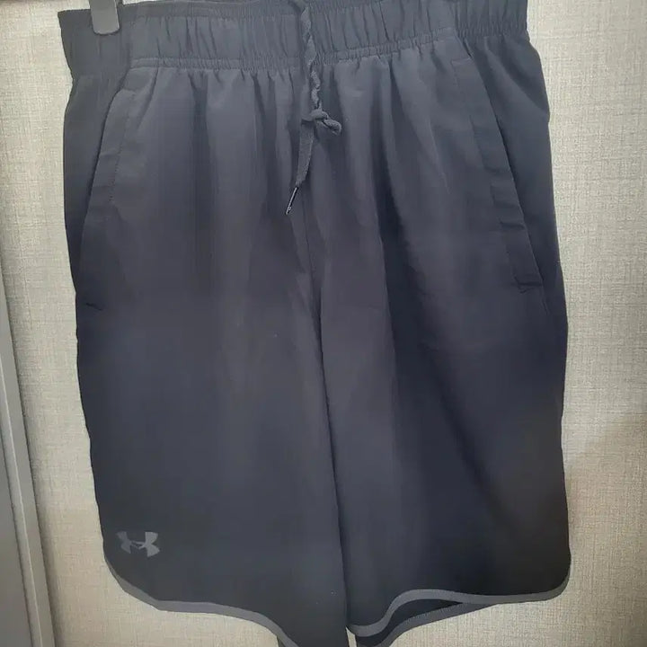 [SOLD OUT] 언더아머 검정색 기능성 반바지m