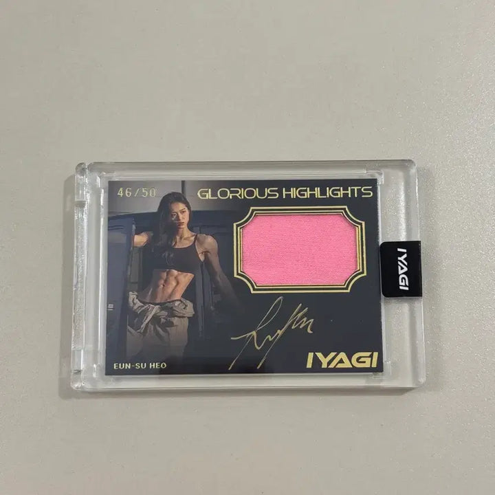 [BUNJANG] Heo Eun-soo Autographed &amp; Game-Worn Relic Card (Limited Edition of 50) / 피트니스 스타 허은수 친필 싸인 오토 &amp; 실착 렐릭 50장 한정