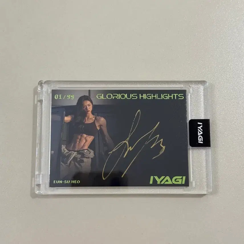 [BUNJANG] Fitness Star Heo Eun-soo Autographed Card (1/99) / 피트니스 스타 허은수 친필 싸인 오토 99장 한정 (1번)