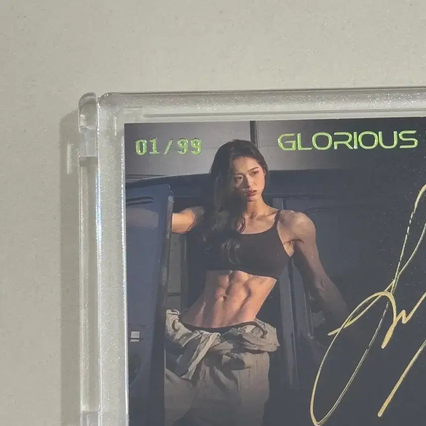[BUNJANG] Fitness Star Heo Eun-soo Autographed Card (1/99) / 피트니스 스타 허은수 친필 싸인 오토 99장 한정 (1번)
