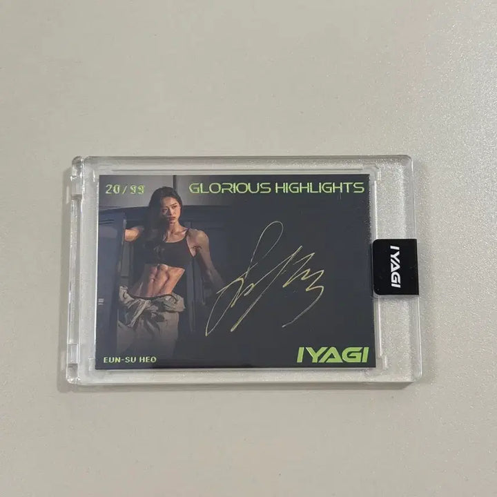 [BUNJANG] Heo Eun-soo Autographed Limited Edition Card 