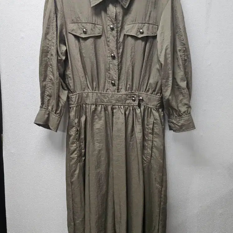 [BUNJANG] A t G Khaki Shell Short Sleeve Dress / A t G  카키색 바지락 반팔 원피스  55  매우얇음