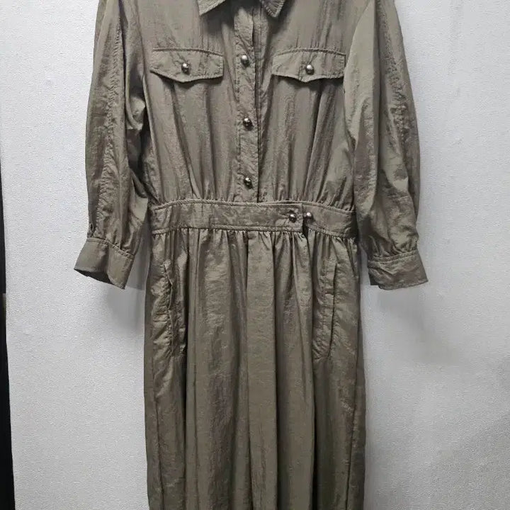 [BUNJANG] A t G Khaki Shell Short Sleeve Dress / A t G  카키색 바지락 반팔 원피스  55  매우얇음