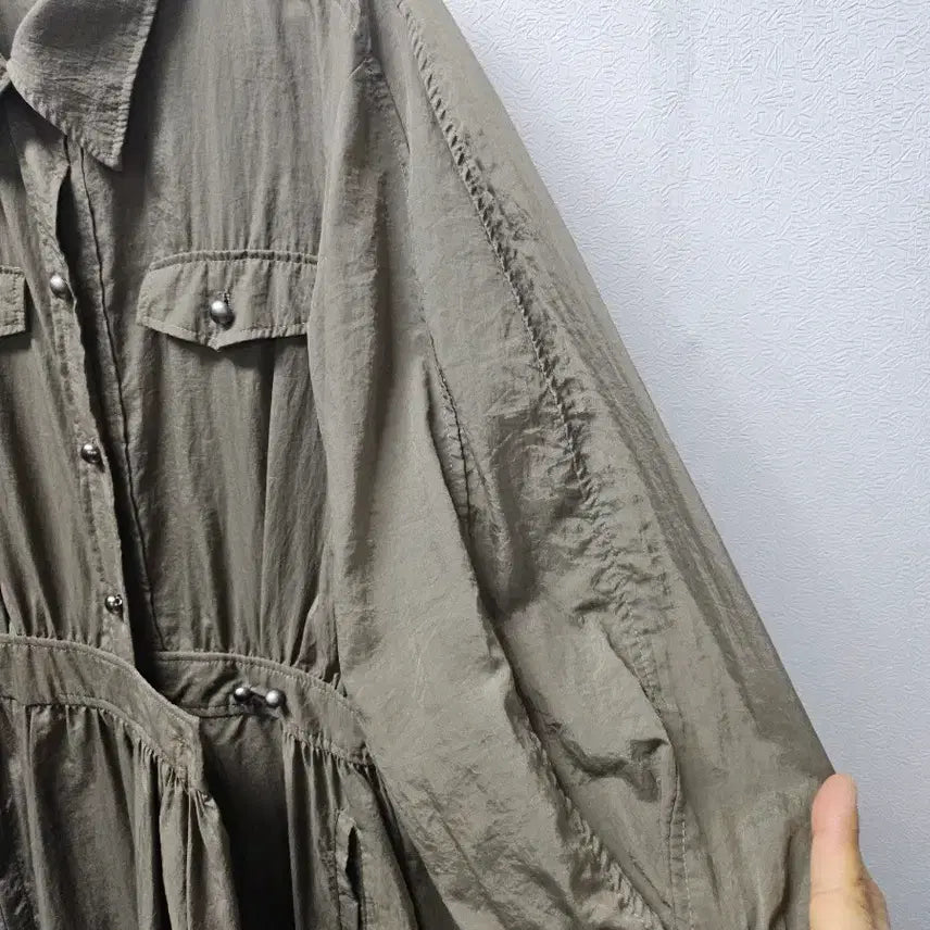 [BUNJANG] A t G Khaki Shell Short Sleeve Dress / A t G  카키색 바지락 반팔 원피스  55  매우얇음