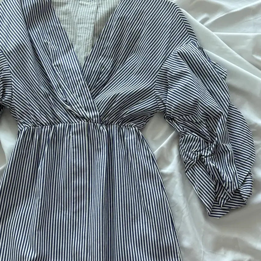 [BUNJANG] Striped Puff Sleeve Shirred Dress / 스트라이프 퍼프 셔링 원피스