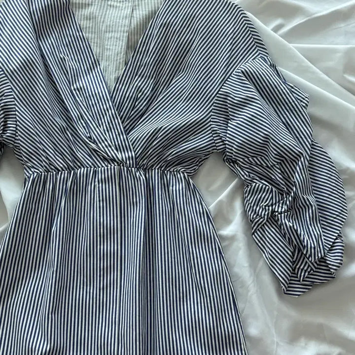 [BUNJANG] Striped Puff Sleeve Shirred Dress / 스트라이프 퍼프 셔링 원피스
