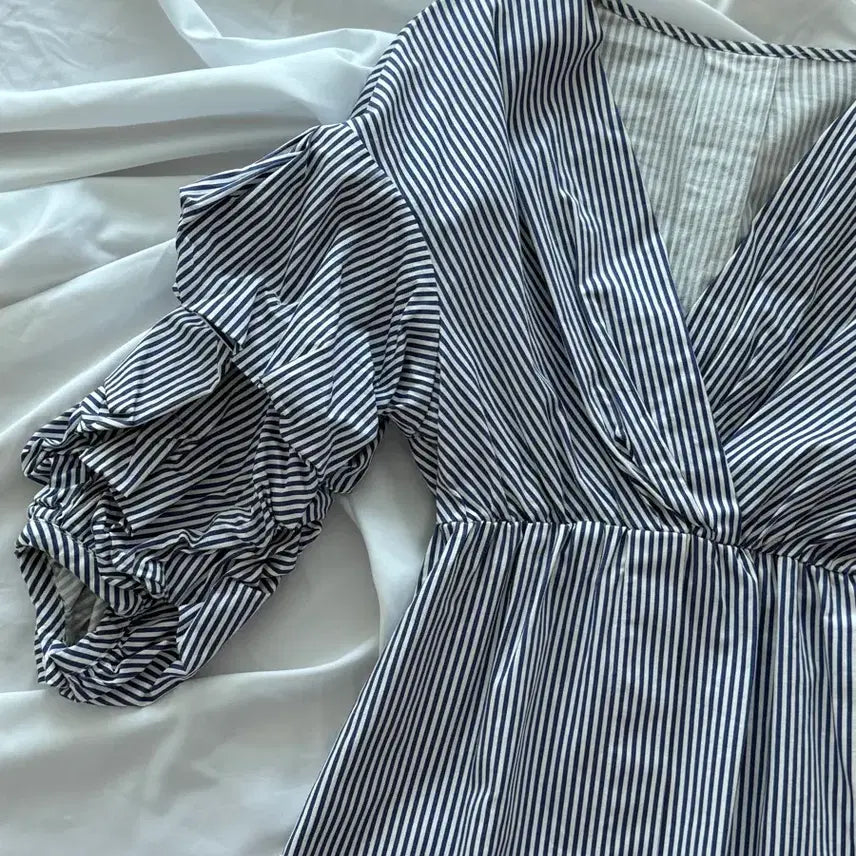 [BUNJANG] Striped Puff Sleeve Shirred Dress / 스트라이프 퍼프 셔링 원피스