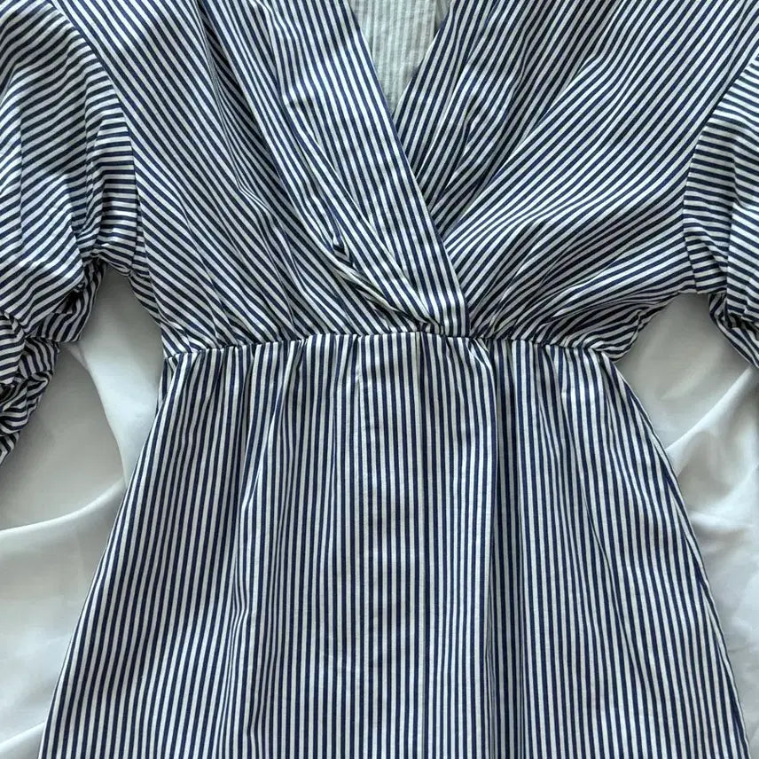 [BUNJANG] Striped Puff Sleeve Shirred Dress / 스트라이프 퍼프 셔링 원피스