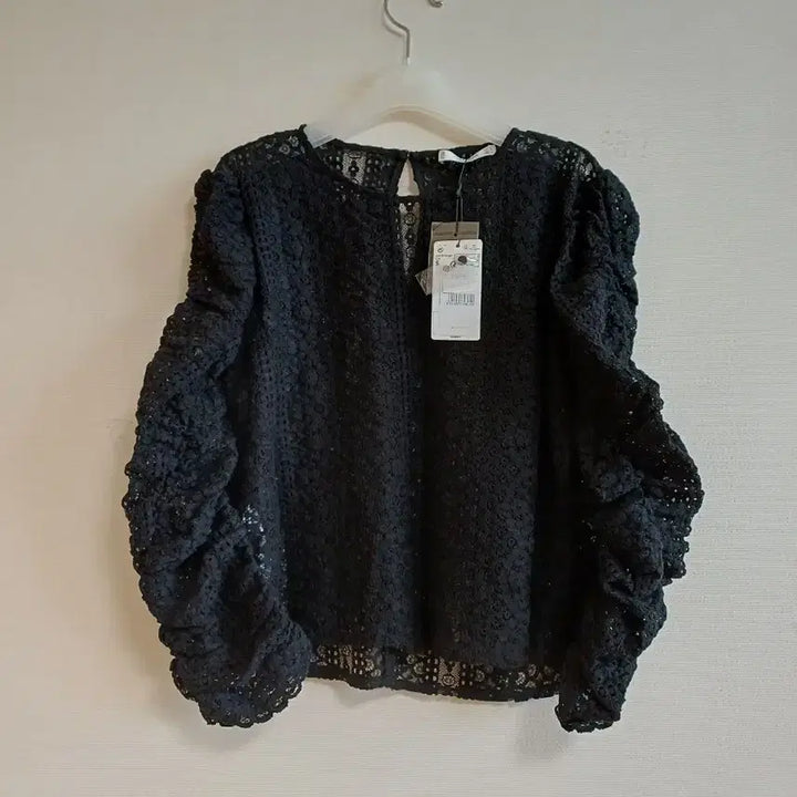 [BUNJANG] MANGO Lace Blouse / 새상품 MANGO 망고 레이스 블라우스 판매합니다