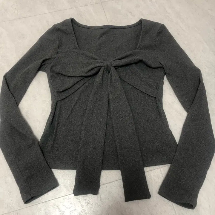 [BUNJANG] Ribbon Tie Charcoal T-shirt / 리본 타이 티셔츠 챠콜