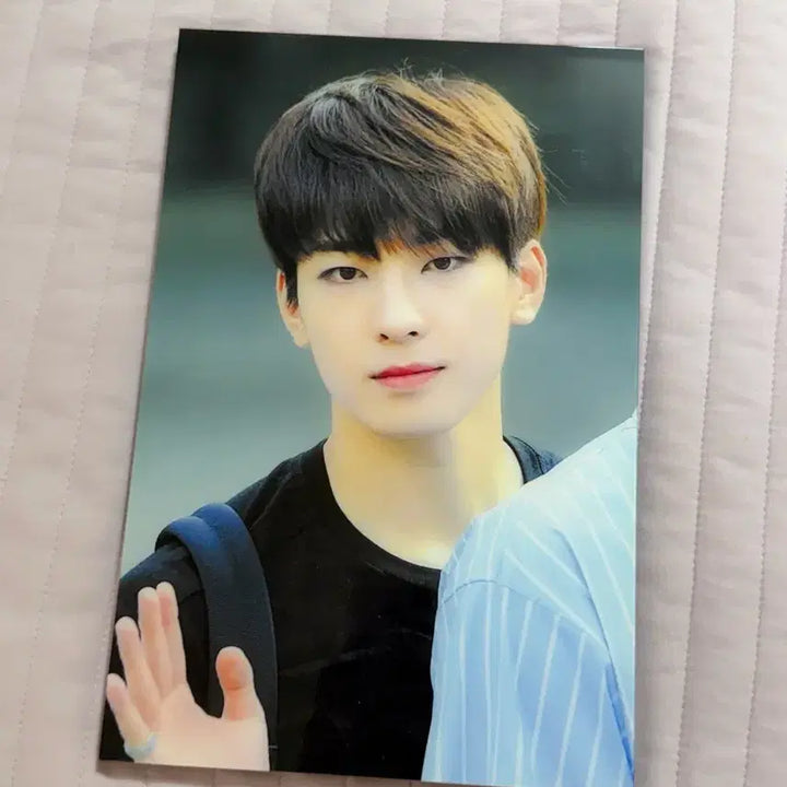 [BUNJANG] SEVENTEEN Wonwoo A4 Acrylic Frame / 세븐틴 원우 A4 아크릴 액자