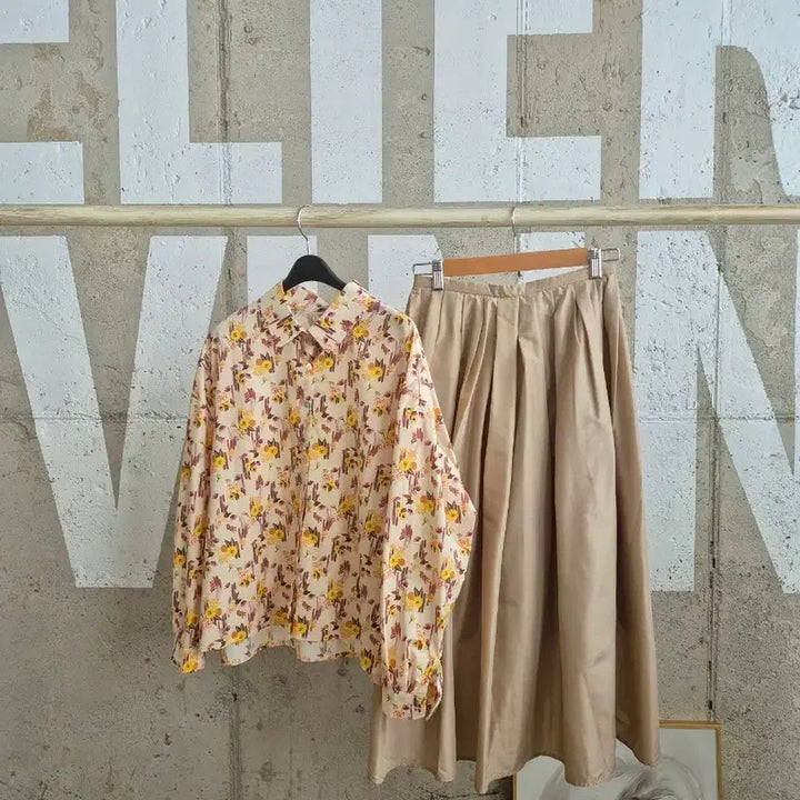 [BUNJANG] DESTIJL Floral Long Sleeve Blouse / DESTIJL 꽃무늬 긴팔블라우스