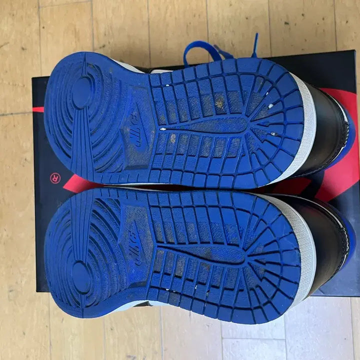 [BUNJANG] Nike Jordan 1 Royal Toe High 270 Sneakers / 조던1 로얄토 하이 270