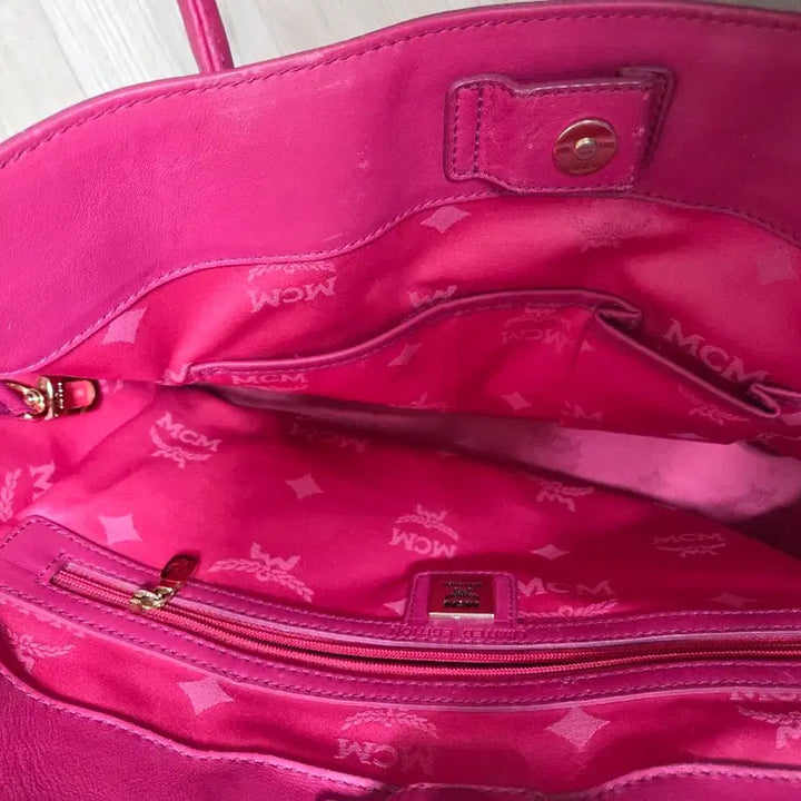 [BUNJANG] MCM Patent Leather Tote Bag / MCM 레드 페이던트 가죽 토트백