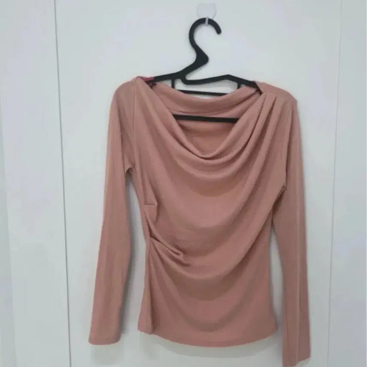 [BUNJANG] Draped Neck Shirring Long Sleeve T-Shirt / 드레이프 넥 셔링 긴팔 티셔츠