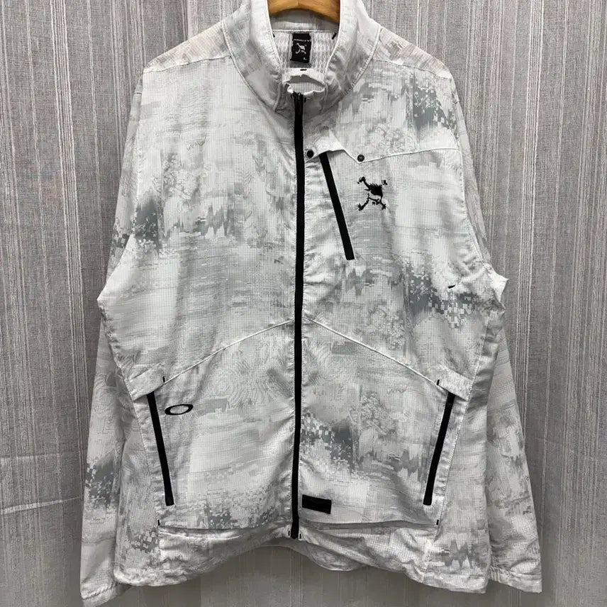 [BUNJANG] Oakley Camo Tech Wind Jacket / Oakley 오클리 스케터 로고 카모 테크 윈드자켓 바람막이