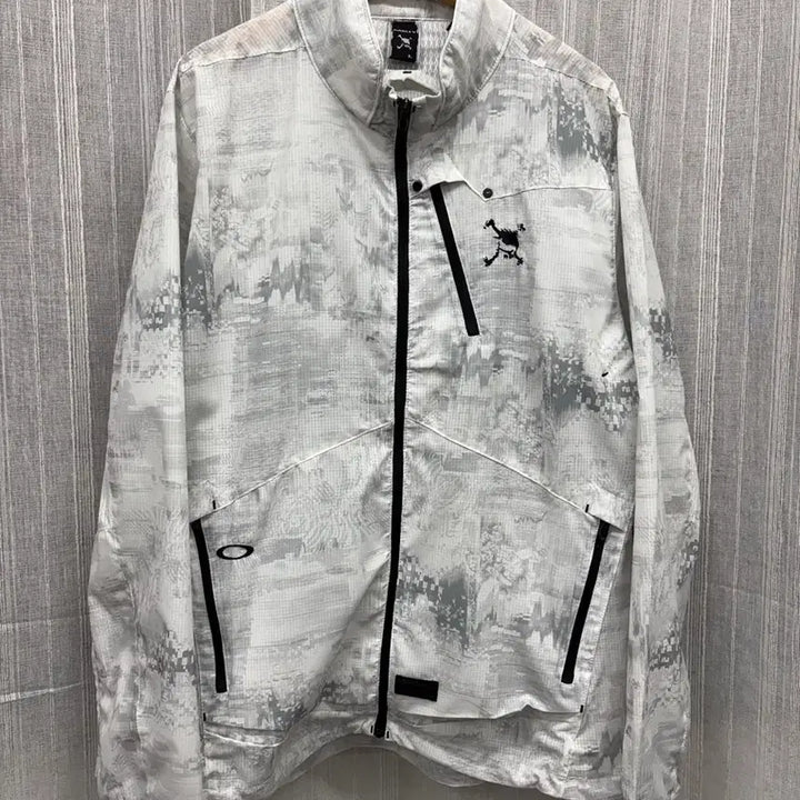 [BUNJANG] Oakley Camo Tech Wind Jacket / Oakley 오클리 스케터 로고 카모 테크 윈드자켓 바람막이