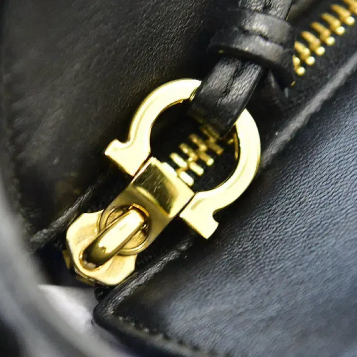 [BUNJANG] Ferragamo Embossed Two-Way Bag / 페라가모 보니 엠보스드 투웨이백(정품)
