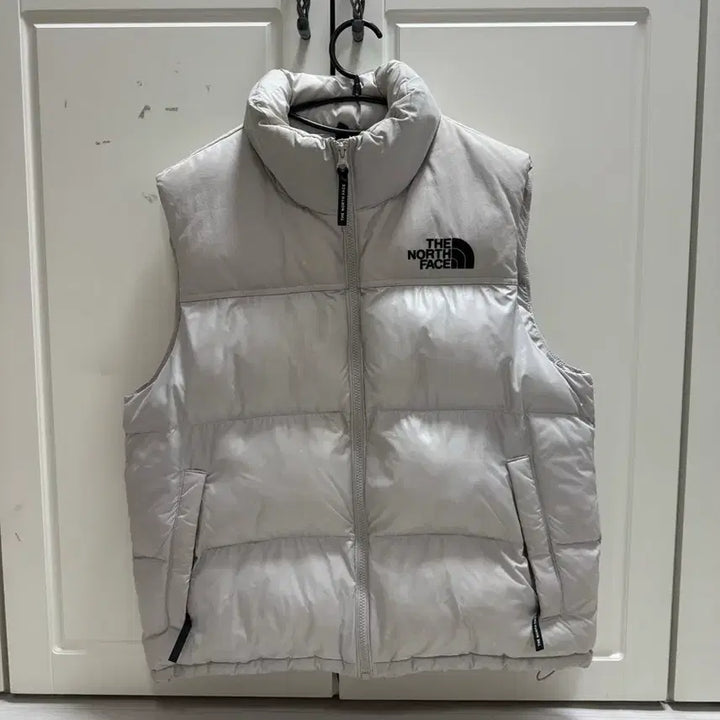 [BUNJANG] The North Face Nuptse On Ball Vest White Sand / 급처) 노스페이스 눕시 온 볼 베스트 화이트 샌드 패딩조끼