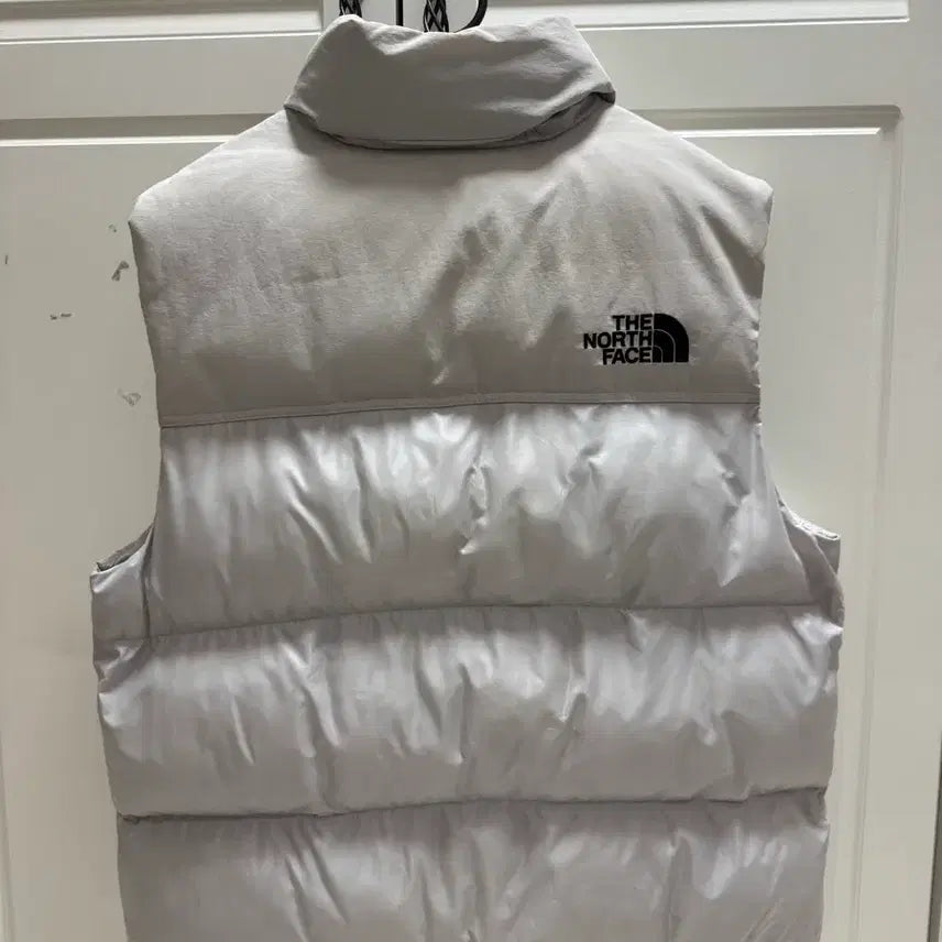 [BUNJANG] The North Face Nuptse On Ball Vest White Sand / 급처) 노스페이스 눕시 온 볼 베스트 화이트 샌드 패딩조끼