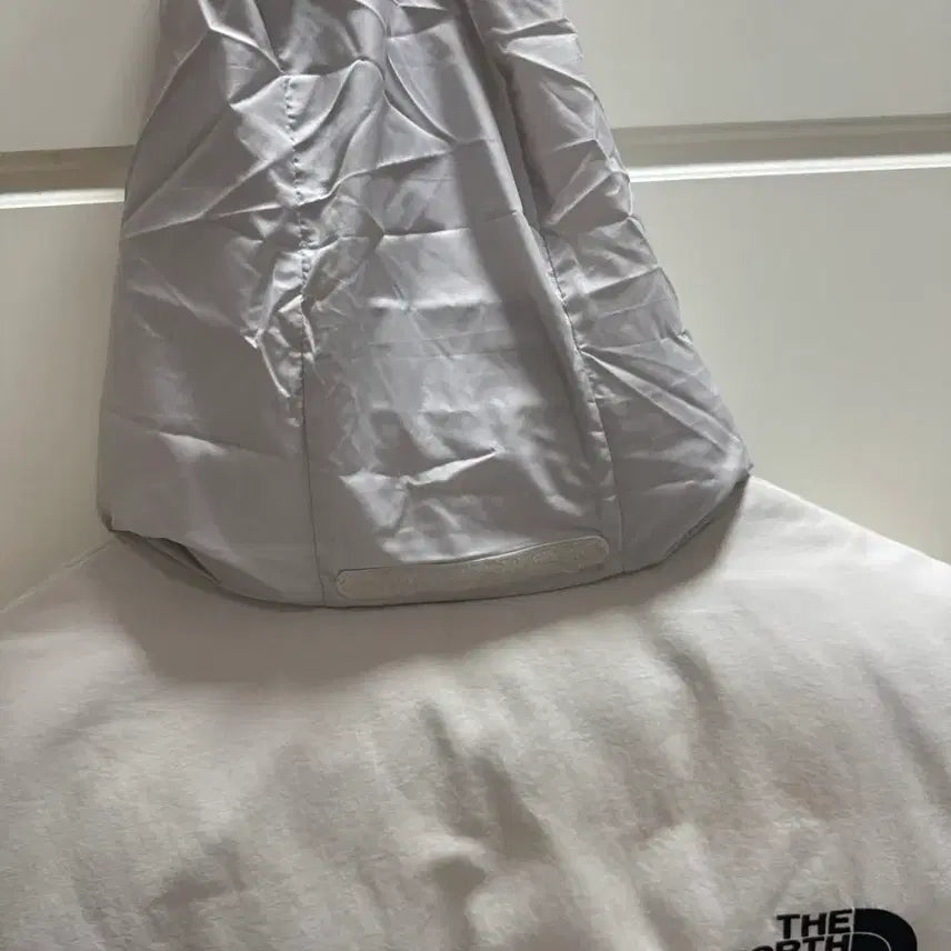 [BUNJANG] The North Face Nuptse On Ball Vest White Sand / 급처) 노스페이스 눕시 온 볼 베스트 화이트 샌드 패딩조끼
