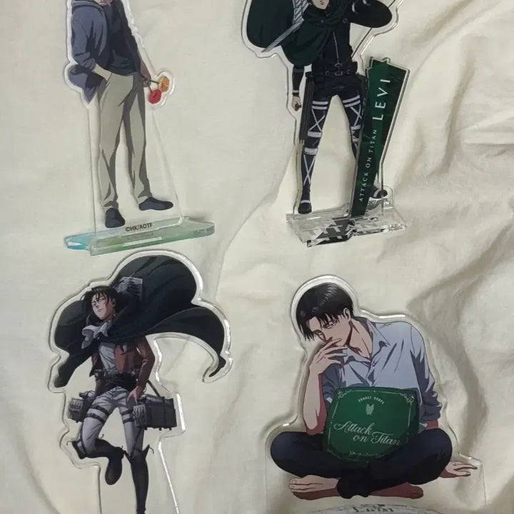 [BUNJANG] Attack on Titan Levi Acrylic Stand / 진격의 거인 리바이 아크릴 스탠드