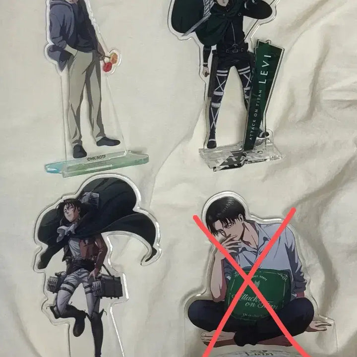[BUNJANG] Attack on Titan Levi Acrylic Stand / 진격의 거인 리바이 아크릴 스탠드