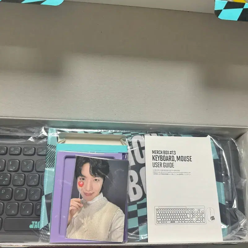 [BUNJANG] BTS J-Hope Merch Box 13 / 방탄소년단 BTS 머치박스13 홉박스 판매