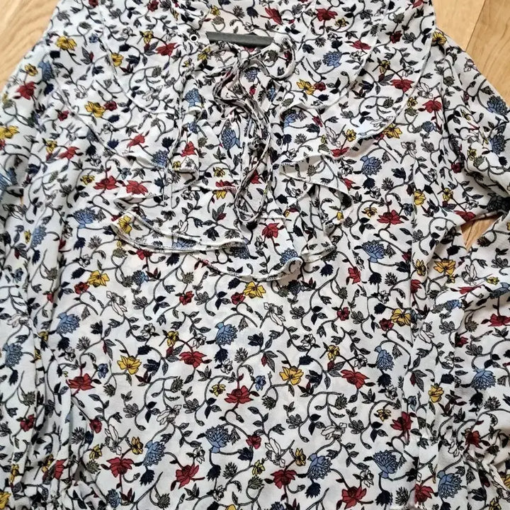 [BUNJANG] Floral Pattern Frill Blouse / 플라워 패턴 프릴 블라우스