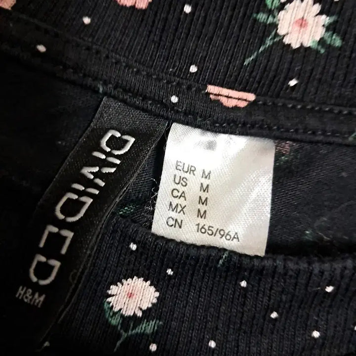 [BUNJANG] Floral Pattern Black Mini Dress / 플라워 패턴 블랙 반팔 원피스
