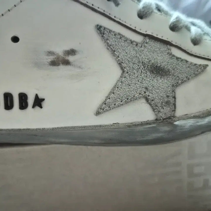 [BUNJANG] Golden Goose GDBB White Sneakers / 골든구스 GDBB 화이트 스니커즈
