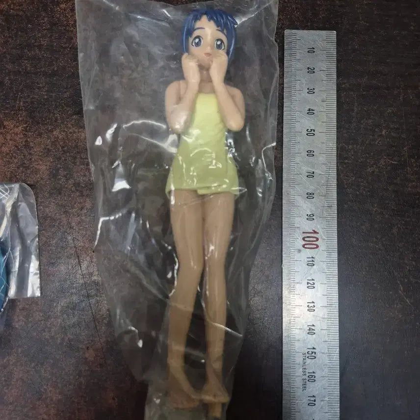 [BUNJANG] Maehara Shinobu Figure with Stand / 마에하라 시노부 피규어 스탠드포함