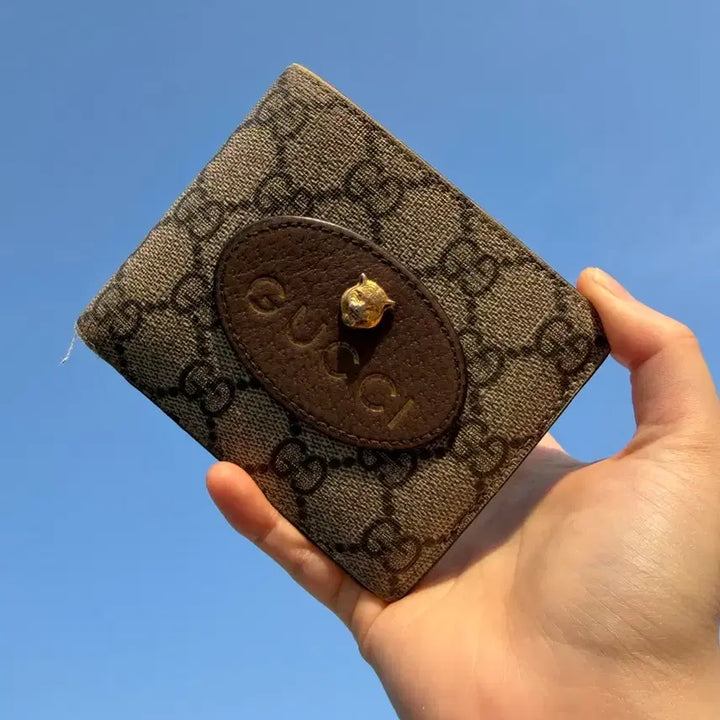 [SOLD OUT] 구찌 GG 수프림 반지갑 타이거 장식
